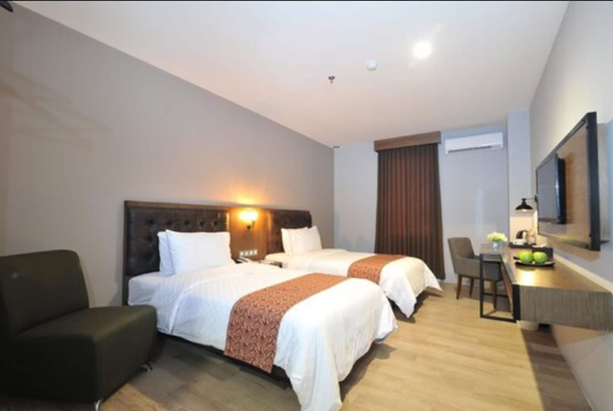 Grand Kangen Hotel Urip Sumoharjo Jogjacarta Exterior foto